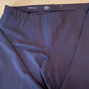 Plus size navy jeggings with 26” inseam